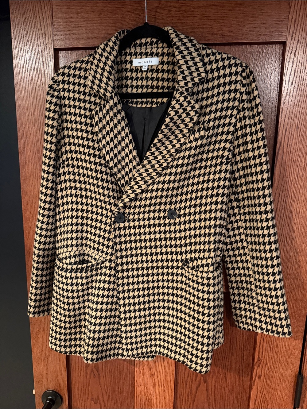 moodie Black & Tan Houndstooth Double-Breasted Blazer